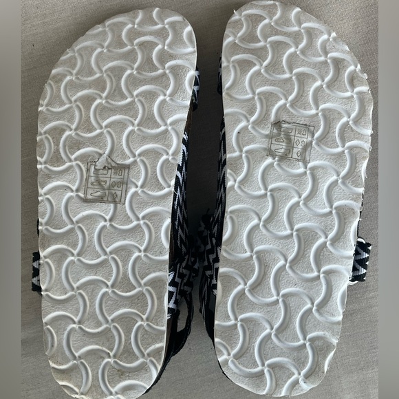 Design Lab The Bay ‘Wailla’ Sandals Size 36 - Picture 9 of 9